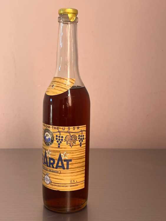Армянский "Арарат 3 звезды" 1987 года. 0,5 л . СССР. 