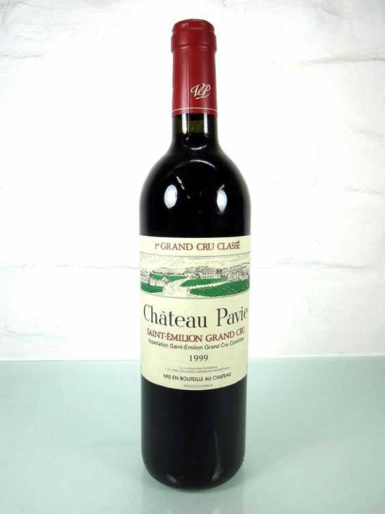 Вино "Chateau Pavie" 1999 года.