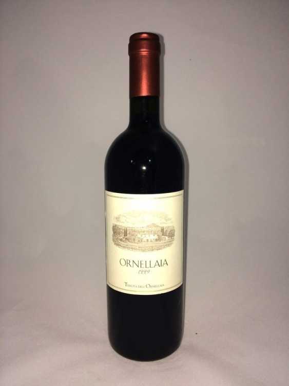 Вино "Ornellaia" 1999 года.