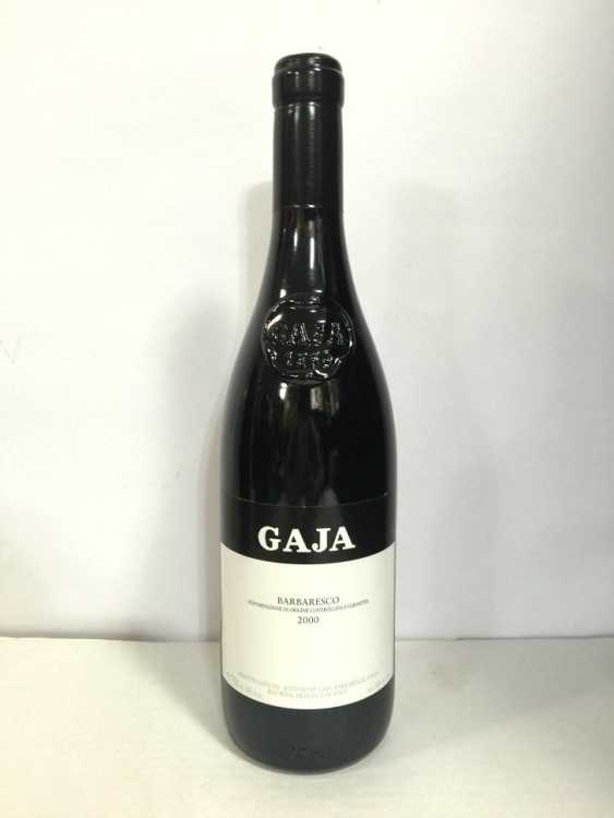 Вино "Angelo Gaja Barbaresco" 2000 года.