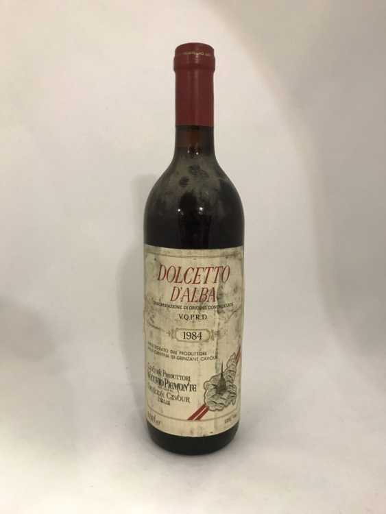 Вино "Dolcetto D'Alba Vecchio Piemonte" 1984 года.