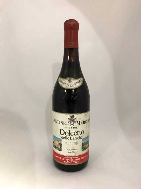 Вино "Dolcetto della Langhe Cantine Del Marchesi Di Barolo" 1985 года.
