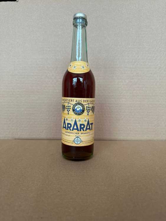Армянский "Арарат 4 года" 1987 года. 0,5 л. СССР. Экспорт в ГДР. 