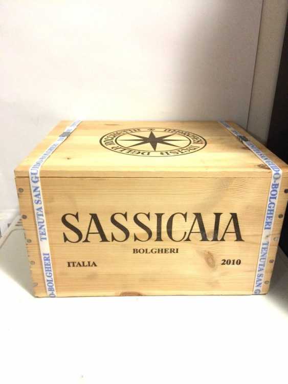 Вино "Sassicaia" 2010 года.