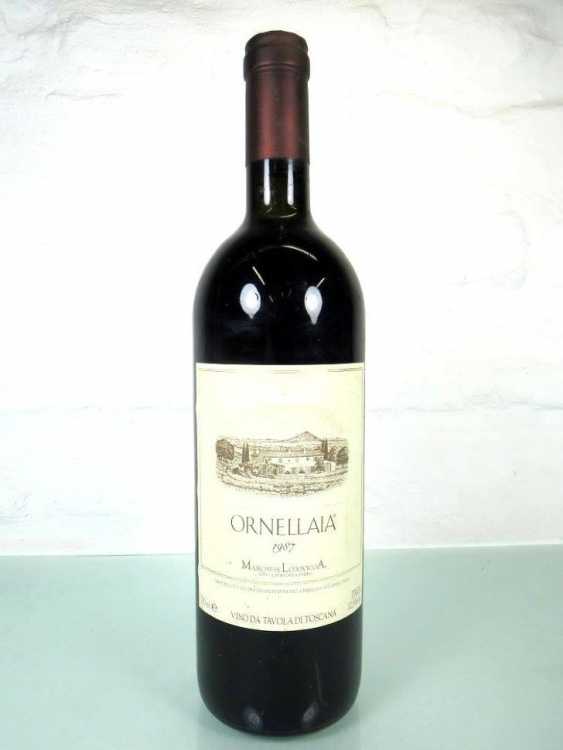 Вино "Ornellaia" 1987 года.