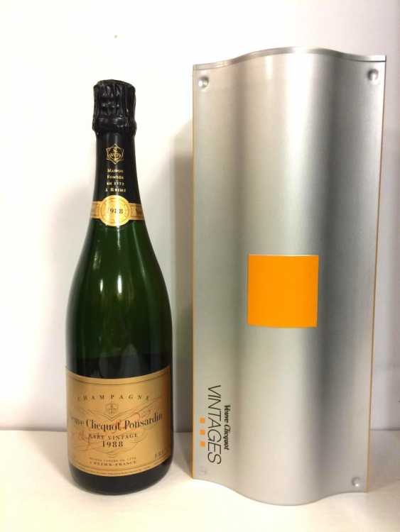 Шампанское "Veuve Clicquot" 1988 года.