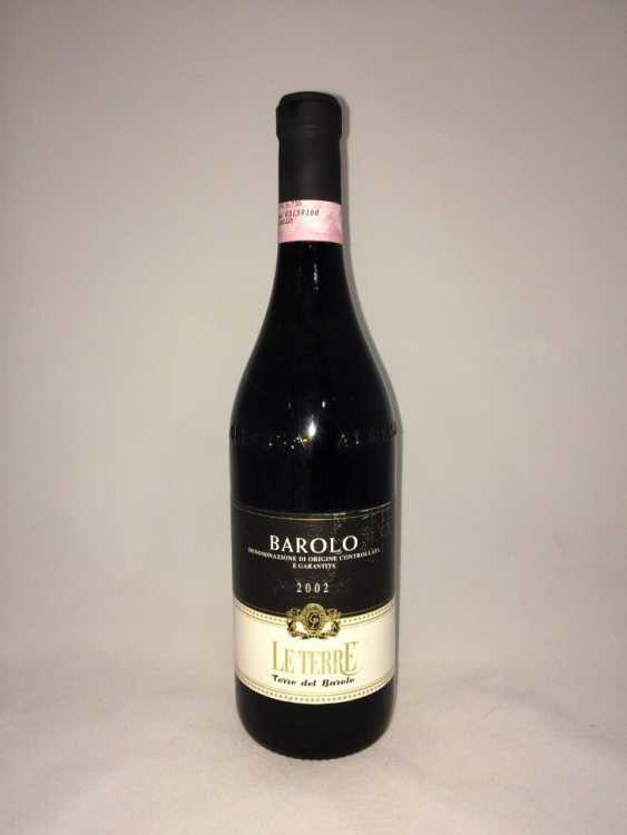 Вино "Barolo Le Terre" 2002 года.