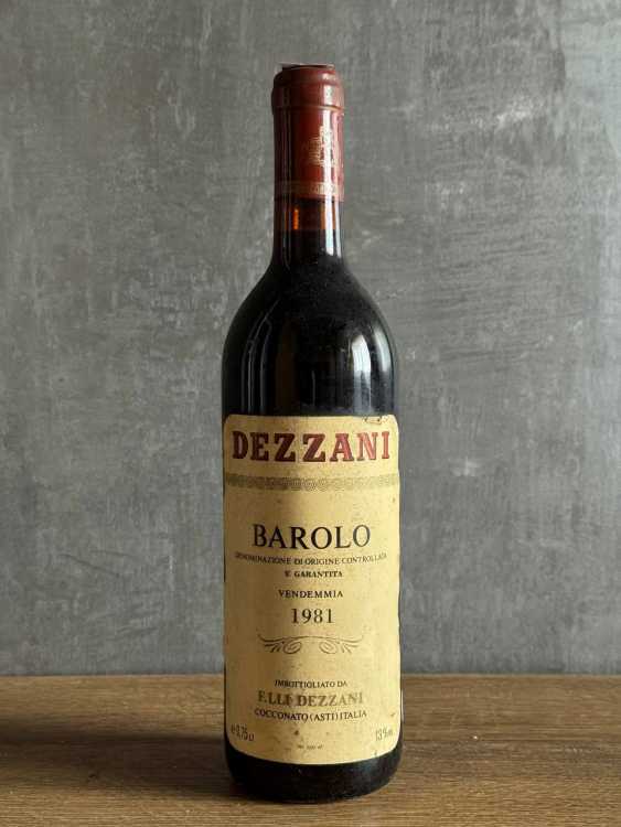 Вино Dezzani Barolo 1981 года.