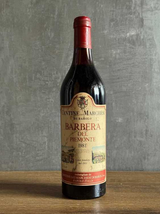Вино Cantina dei Marchesi Barbera del Piemonte 1981 года.