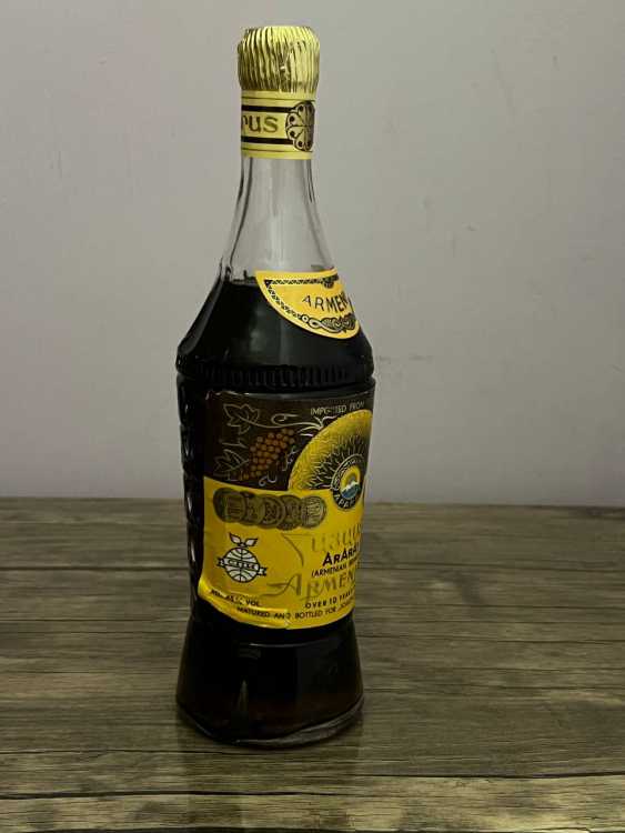 Армянский "Армения 10 лет"  80-е года. 0,5 л. СССР. Экспортный.