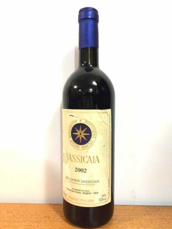 Вино "Sassicaia" 2002 года.