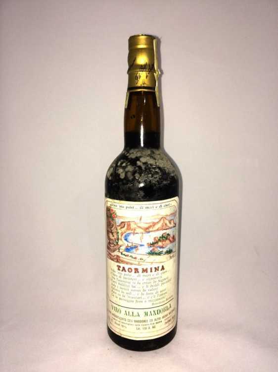Вино "Taormina Vino Alla Mardorla".