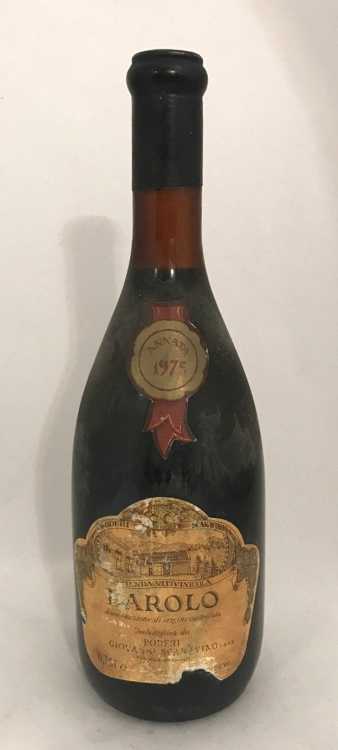 Вино "Barolo  Poderi Giovanni Scanavino" 1975 года.