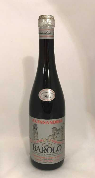 Вино "Barolo Alessandria Poderi In La Morra E Serralunga d'Alba" 1964 года.
