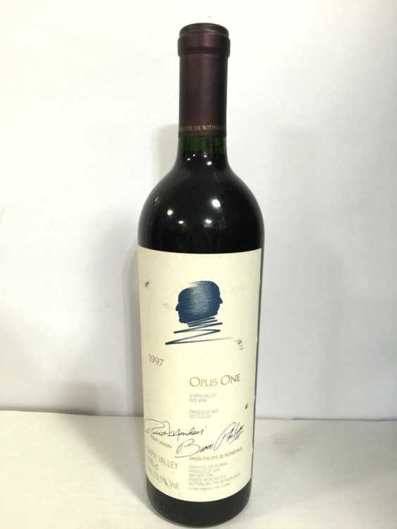 Вино "Opus One" 1997 года.