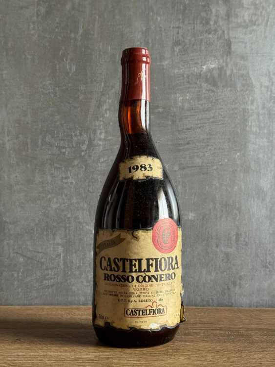 Вино Castelfiora Rosso Cònero 1983 года.