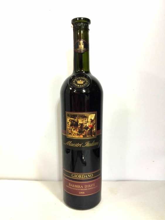 Вино "Barbera D'Asti Giordano" 1998 года.