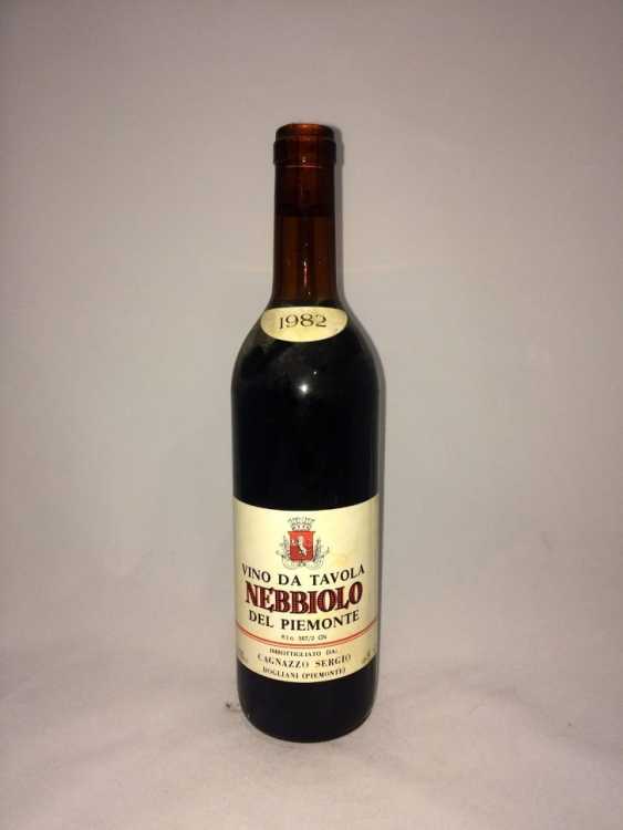 Вино "Nebbiolo Vino Da Tavola Del Piemonte" 1982 года.
