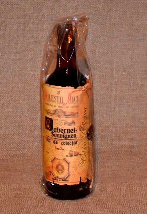 Вино «Cabernet-Sauvignon» 1986 Коллекционное, Milestii Mici. 0,7 Вино «Cabernet-Sauvignon» 1986 Коллекционное, Milestii Mici. 0,7