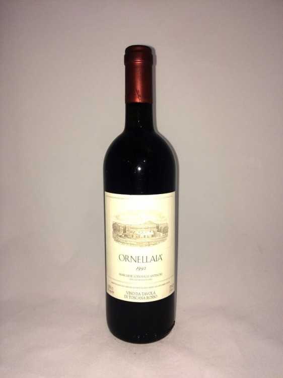 Вино "Ornellaia" 1992 года.